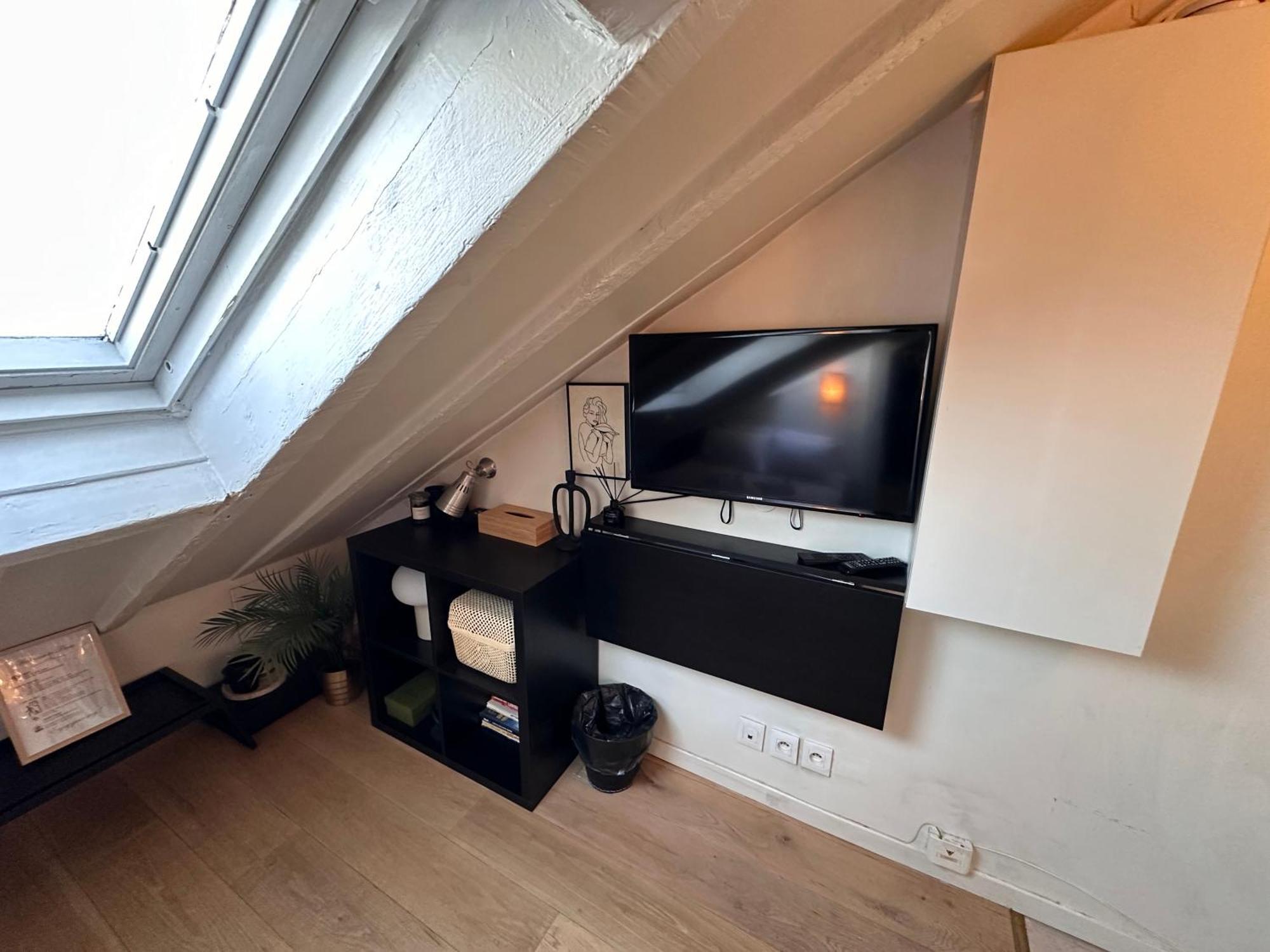 Marais Rooftop Studio - Metro Filles Du Calvaire Apartment Париж Екстериор снимка