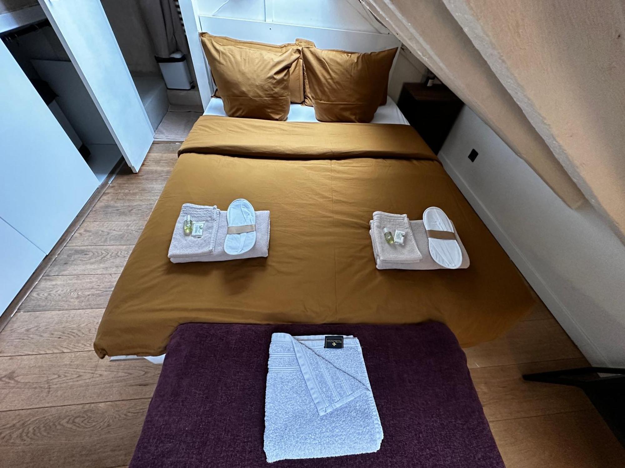 Marais Rooftop Studio - Metro Filles Du Calvaire Apartment Париж Екстериор снимка