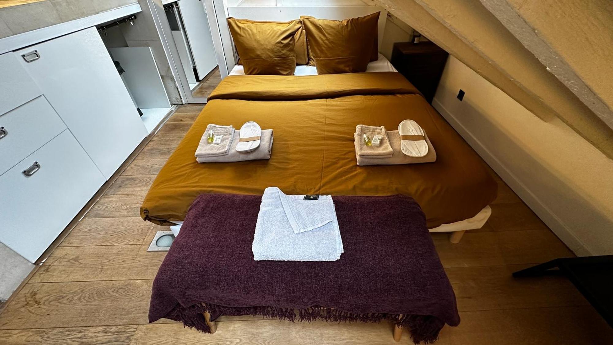 Marais Rooftop Studio - Metro Filles Du Calvaire Apartment Париж Екстериор снимка